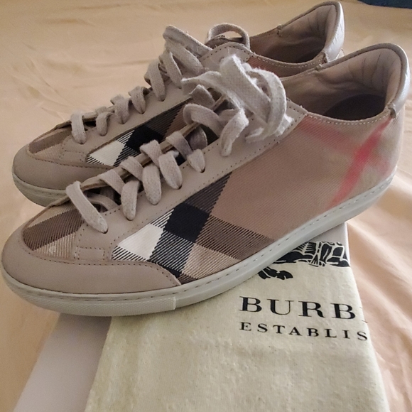 Burberry Shoes - Shoes